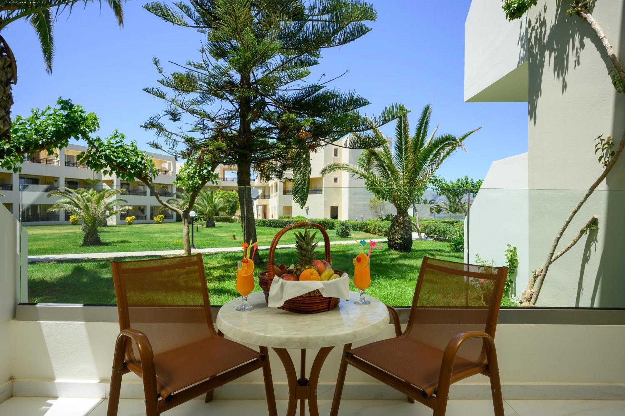 Vantaris Palace Paralia Kourna Exterior photo